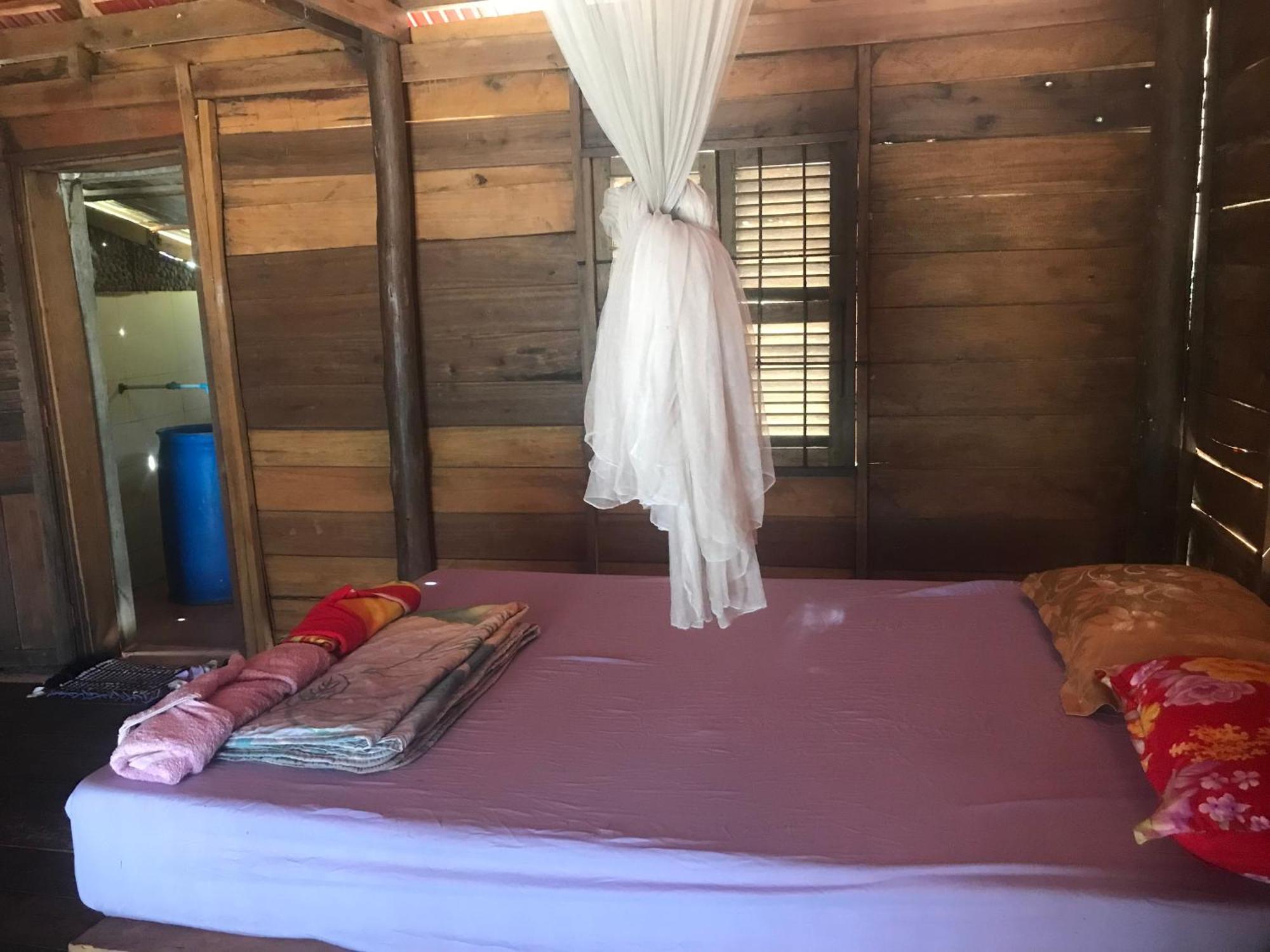Hostel Naks Shack Koh Ta Kiev Exterior foto